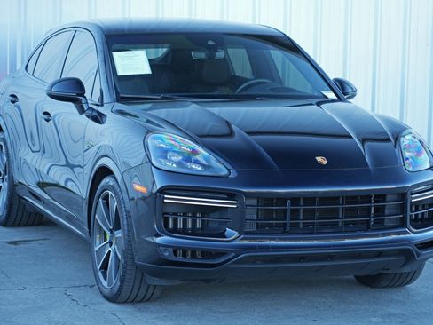 Used 2021 Porsche Cayenne Turbo S image 57