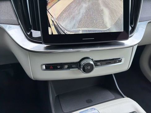 New 2026 Volvo XC90 T8 Ultra w/ Protection Package Premier AWD/4WD image 16