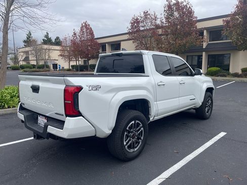 Used 2025 Toyota Tacoma TRD Sport image 66