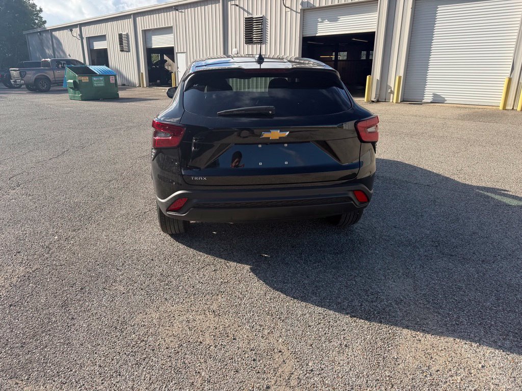 Used 2026 Chevrolet Trax LS FWD image 6