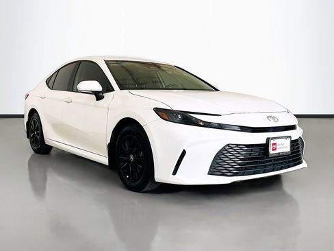 Used 2025 Toyota Camry LE w/ Convenience Package FWD image 2