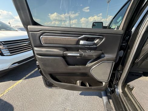 Used 2024 RAM 1500 Laramie AWD/4WD image 18