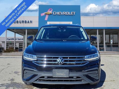 Used 2022 Volkswagen Tiguan SE image 2