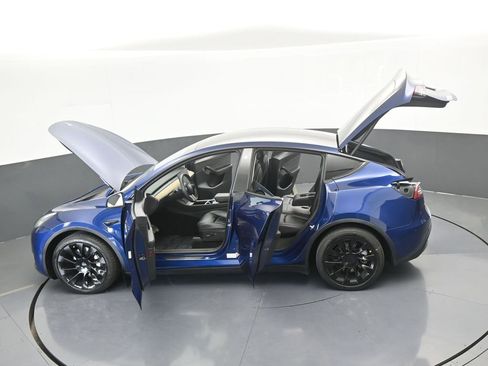 Used 2021 Tesla Model Y Long Range image 67