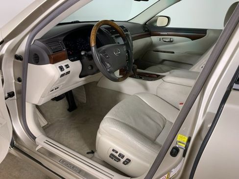 Used 2012 Lexus LS 460 AWD image 32