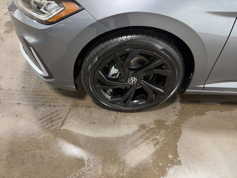 New 2026 Volkswagen Jetta SE image 9