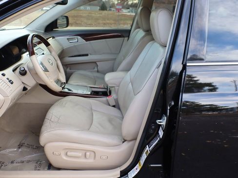 Used 2009 Toyota Avalon Limited image 19