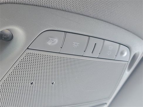 Used 2020 Nissan Rogue S image 28