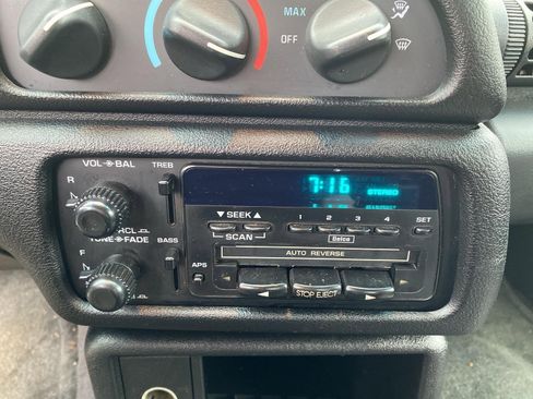 Used 1995 Chevrolet Camaro LT RWD image 17