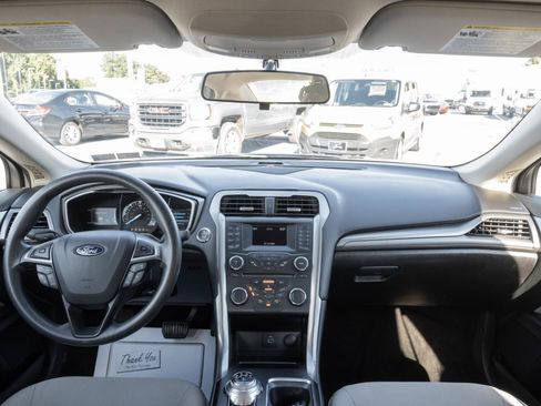 Used 2018 Ford Fusion S FWD image 2