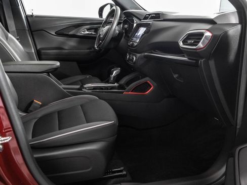 Used 2023 Chevrolet TrailBlazer RS w/ Sun and Liftgate Package FWD image 43