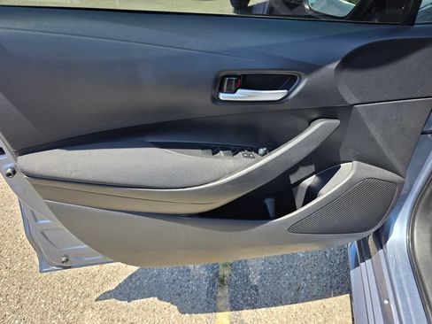 Used 2021 Toyota Corolla LE FWD image 13
