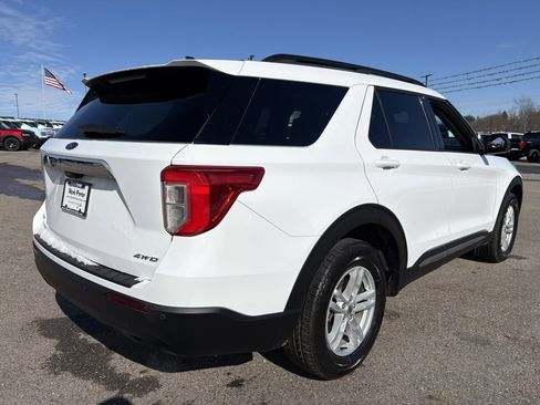 Used 2023 Ford Explorer XLT image 5