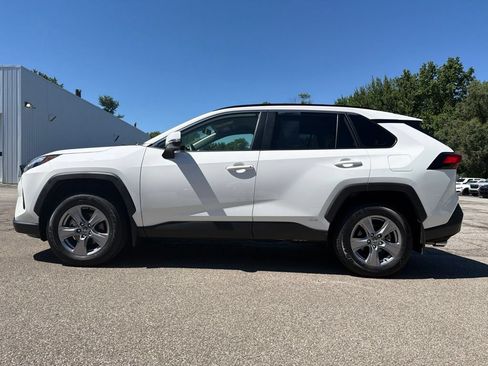 Used 2025 Toyota RAV4 LE AWD/4WD image 10