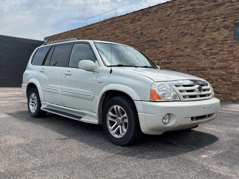 Used 2004 Suzuki XL7 4WD image 1
