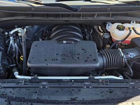 Used 2025 Chevrolet Suburban Z71 w/ Comfort Package image 23