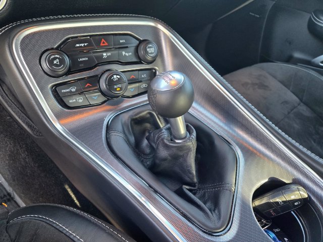 Used 2015 Dodge Challenger SRT w/ Technology Group RWD image 17