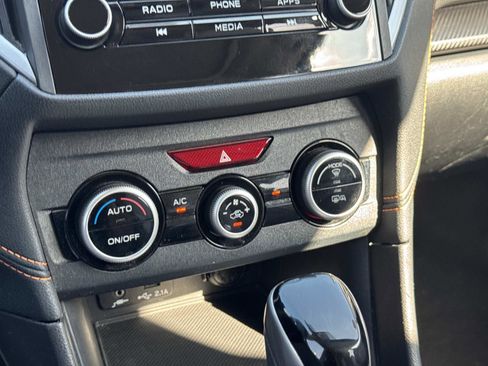 Used 2021 Subaru Crosstrek 2.0i Premium w/ Moonroof Package image 22