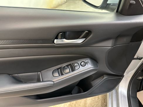 New 2025 Nissan Altima 2.5 SV image 15