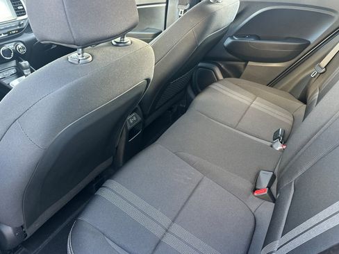 Certified 2025 Hyundai Venue SEL image 15