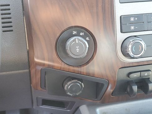 Used 2012 Ford F250 Lariat w/ Chrome Pkg image 25