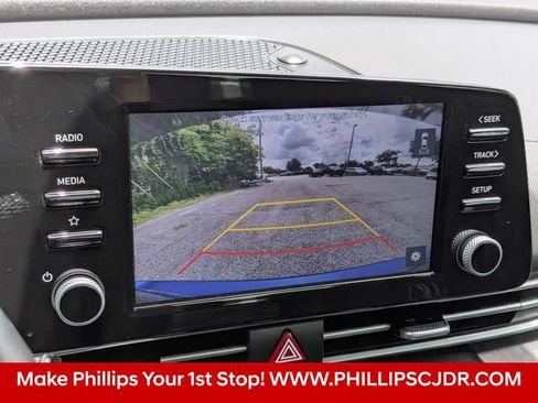 Used 2021 Hyundai Elantra SEL w/ Convenience Package FWD image 17