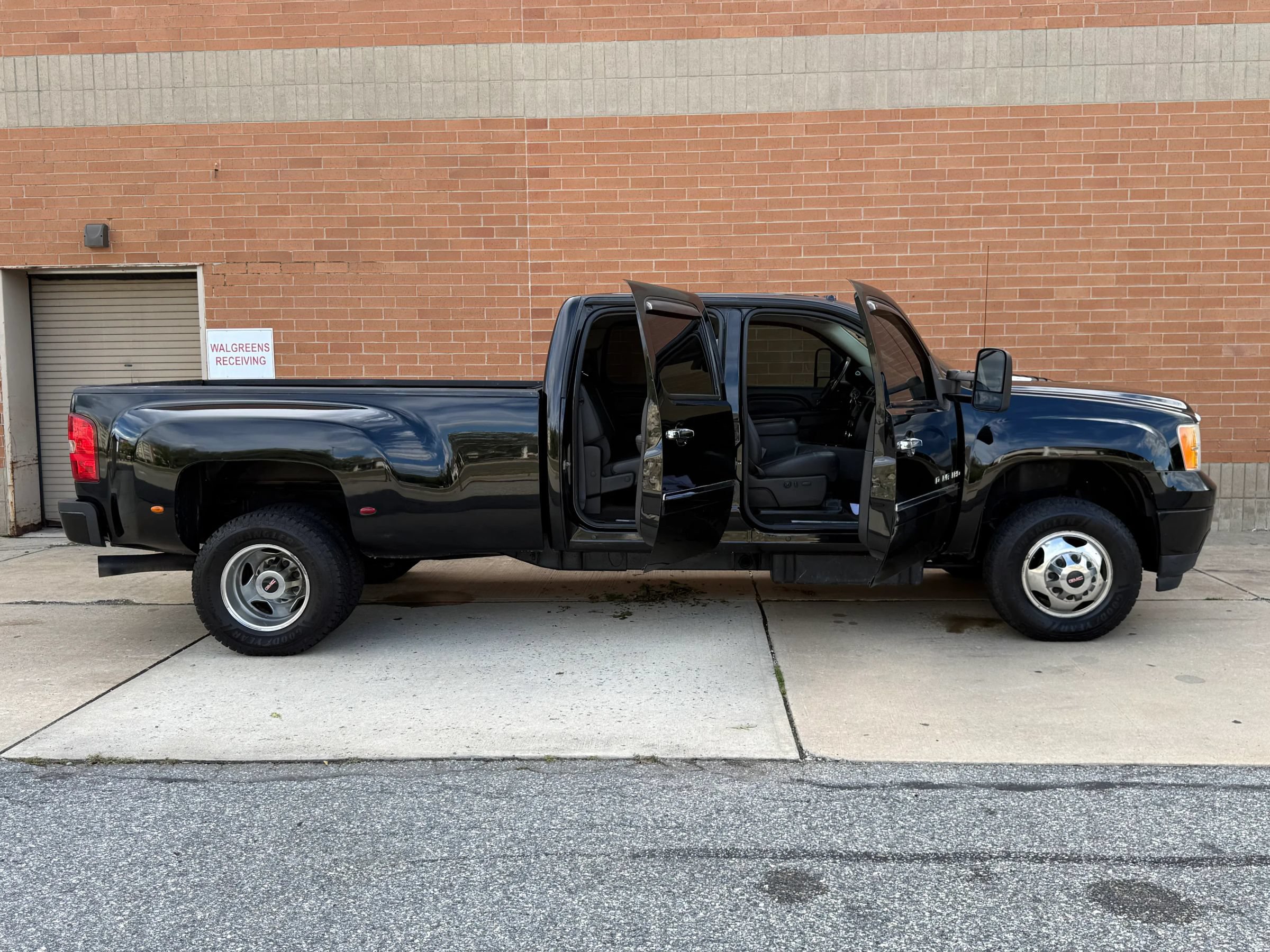 Used 2013 GMC Sierra 3500 Denali AWD/4WD image 10