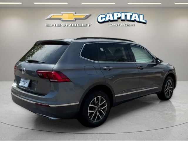 Used 2020 Volkswagen Tiguan SE w/ Panoramic Sunroof Package FWD image 5