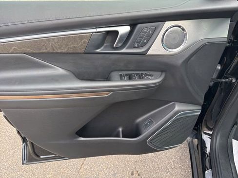Certified 2025 Buick Enclave Avenir w/ Super Cruise Package AWD/4WD image 15