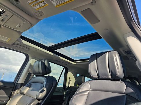 Used 2025 Lincoln Navigator L Reserve image 29