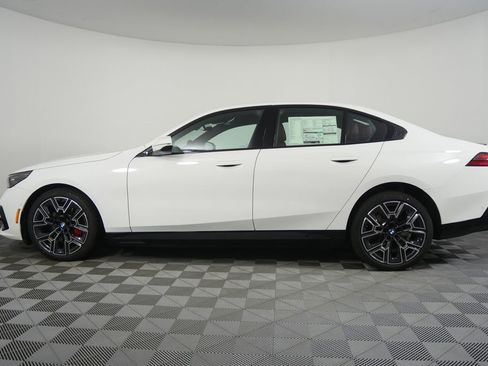 New 2026 BMW i5 eDrive40 w/ M Sport Package image 6