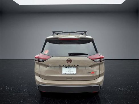 Used 2025 Nissan Rogue SV AWD/4WD image 6