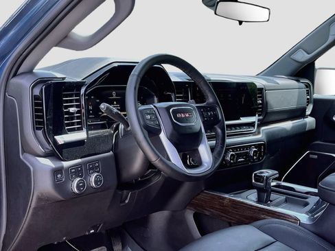 Used 2026 GMC Sierra 1500 Elevation w/ Elevation Premium Package AWD/4WD image 9