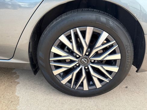 Used 2023 Nissan Altima 2.5 SV image 11