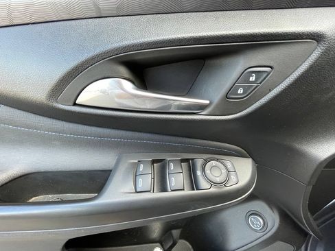 Used 2024 Buick Envista Sport Touring w/ Convenience I Package FWD image 12