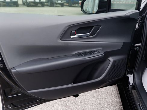 Certified 2024 Toyota Prius XLE image 38