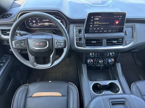 Used 2023 GMC Yukon XL AT4 w/ AT4 Premium Package AWD/4WD image 18