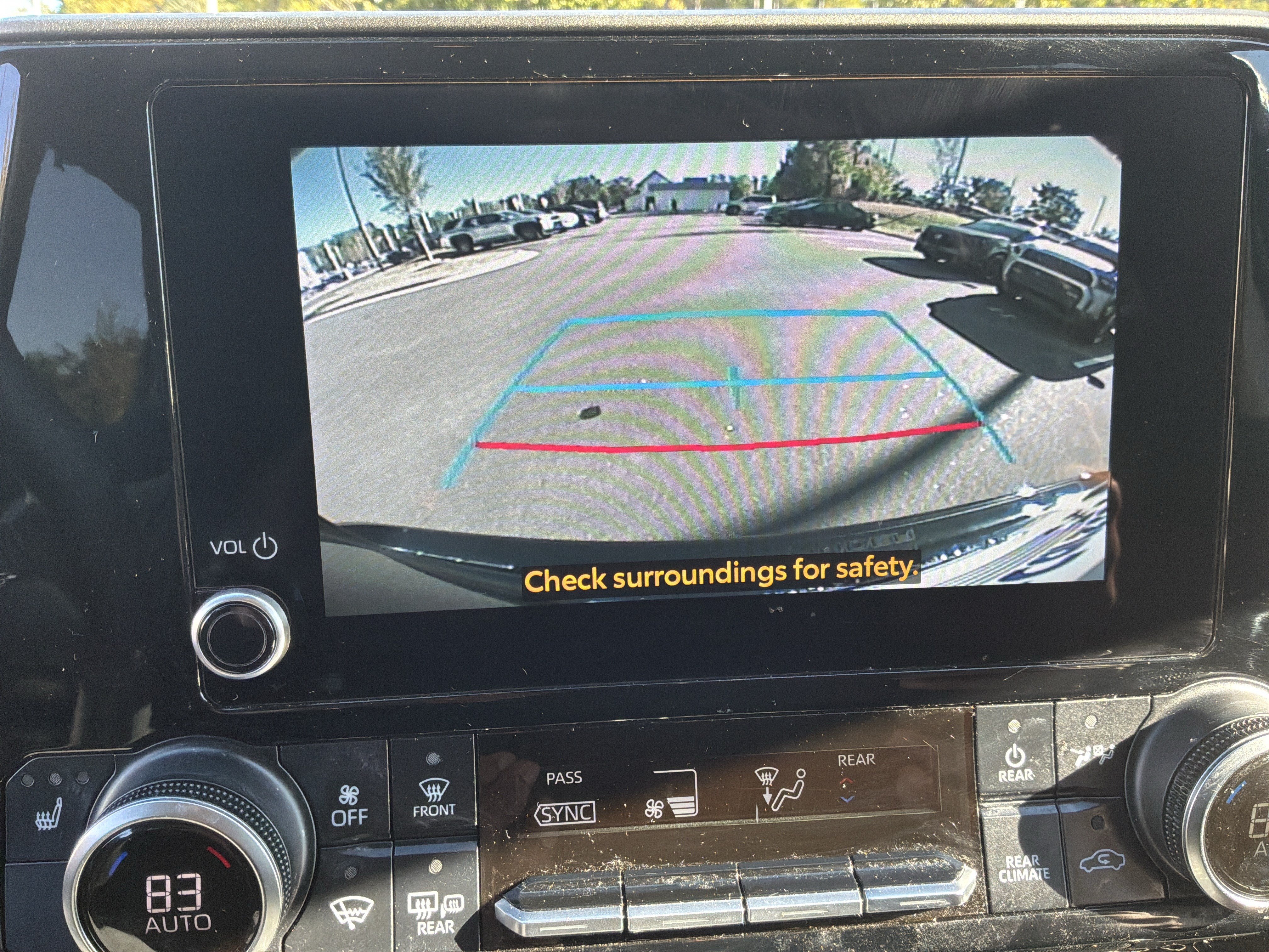 Used 2024 Toyota Highlander XLE AWD/4WD image 25