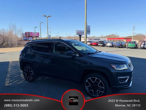 Used 2018 Jeep Compass Limited w/ Navigation Group image 3