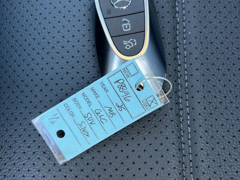 Used 2025 Mercedes-Benz GLC 350e 4MATIC image 38