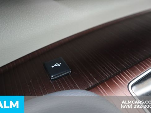 Used 2024 Toyota Sienna XLE image 36