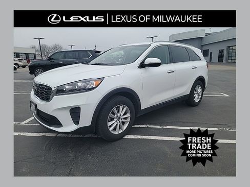 Used 2019 Kia Sorento LX w/ LX Convenience Package image 1