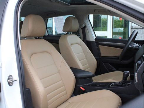 Used 2021 Volkswagen Jetta SEL FWD image 25