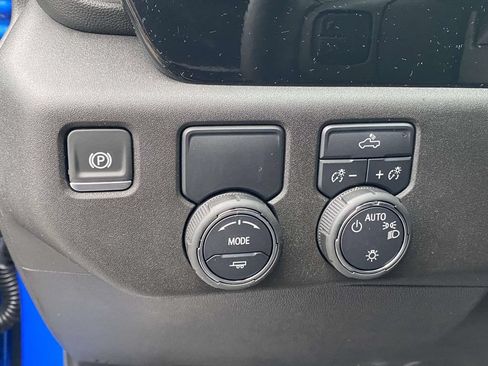 Used 2025 Chevrolet Silverado 1500 LT RWD image 17
