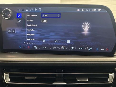 New 2026 Chevrolet Traverse LT w/ Sun and Wheel Package FWD image 16