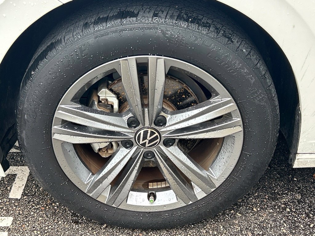 Certified 2024 Volkswagen Jetta SE FWD image 52