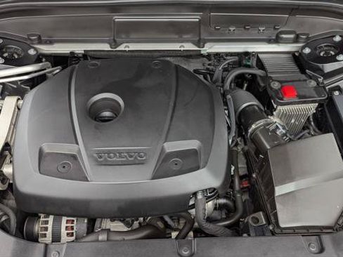 Used 2019 Volvo XC60 T5 Momentum w/ Premium Package FWD image 29