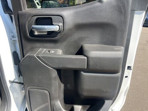Used 2020 Chevrolet Silverado 1500 Custom w/ Custom Value Package AWD/4WD image 12