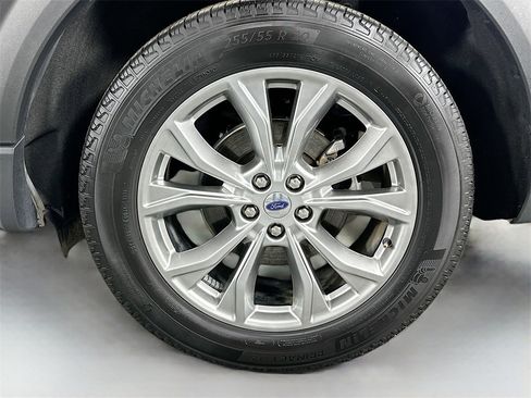 Used 2024 Ford Explorer Limited image 32