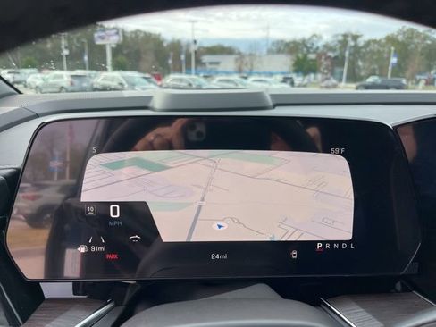 New 2026 Chevrolet Suburban Premier image 24